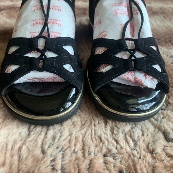 BeautifFeel Yuli Suede Gladiator Black Sandals - Picture 5 of 13